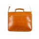 Cartera de mano en cuero
